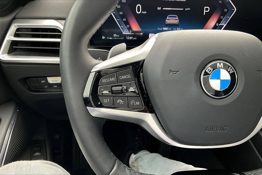 Thumbnail: 2025 BMW 3 Series - 24