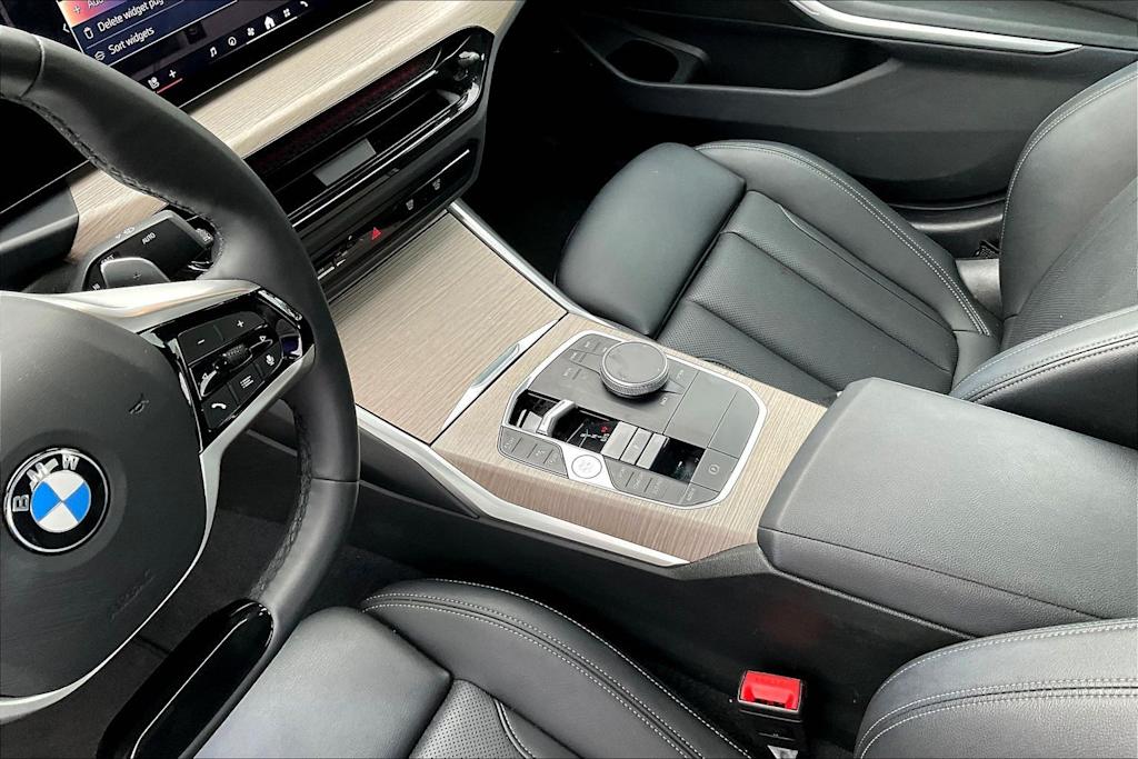 Thumbnail: 2025 BMW 3 Series - 15