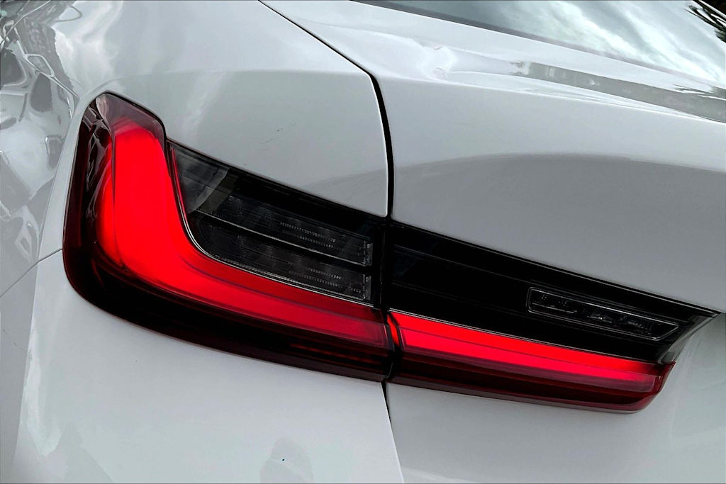 Thumbnail: 2025 BMW 3 Series - 32