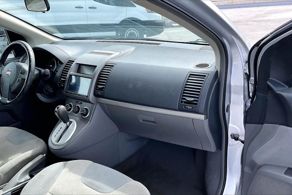 Thumbnail: 2009 Nissan Sentra - 14