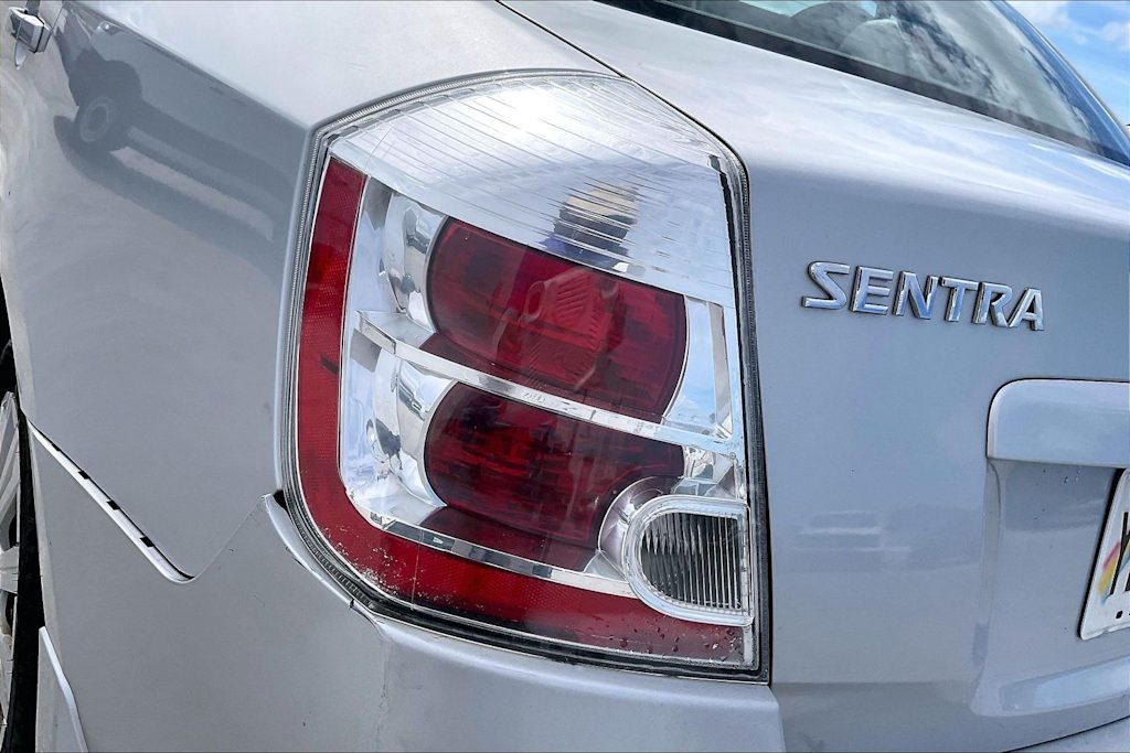 Thumbnail: 2009 Nissan Sentra - 32