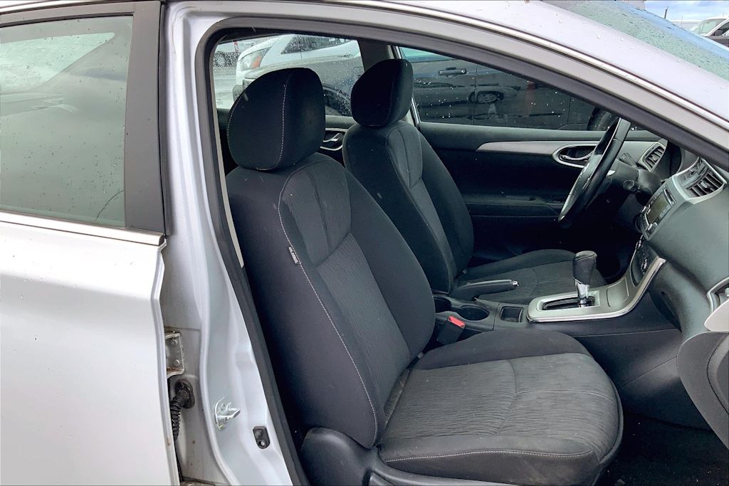 Thumbnail: 2015 Nissan Sentra - 12