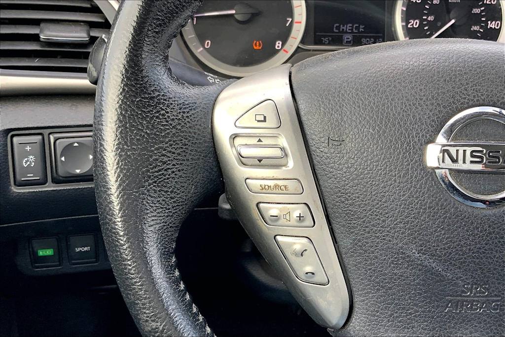 Thumbnail: 2015 Nissan Sentra - 24