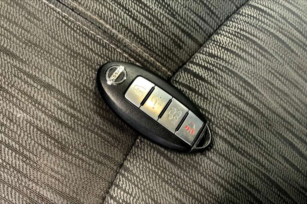 Thumbnail: 2015 Nissan Sentra - 19