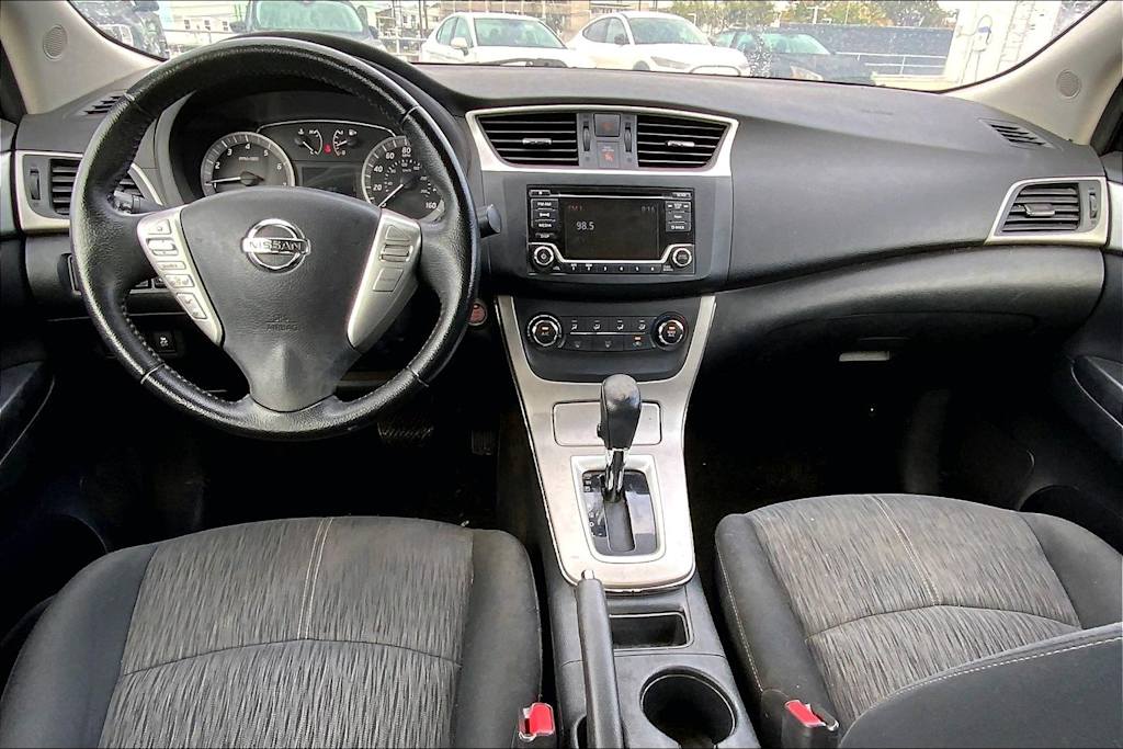 Thumbnail: 2015 Nissan Sentra - 10