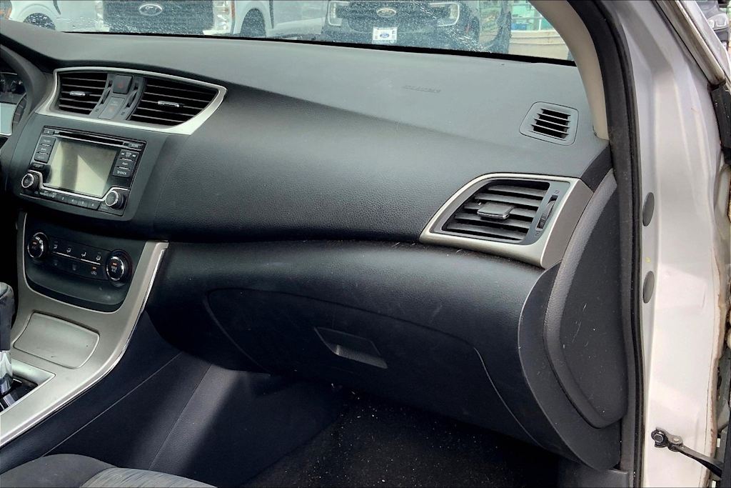Thumbnail: 2015 Nissan Sentra - 23