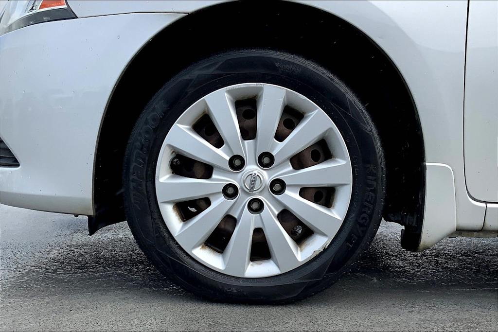 Thumbnail: 2015 Nissan Sentra - 8