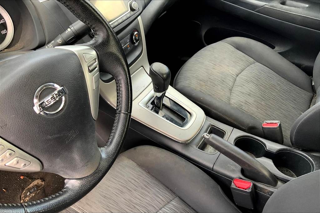 Thumbnail: 2015 Nissan Sentra - 15