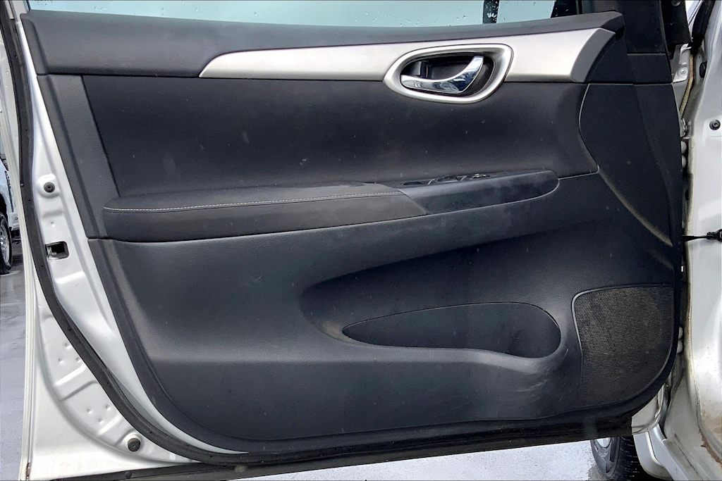 Thumbnail: 2015 Nissan Sentra - 27