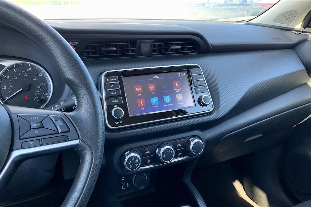 Thumbnail: 2021 Nissan Kicks - 15