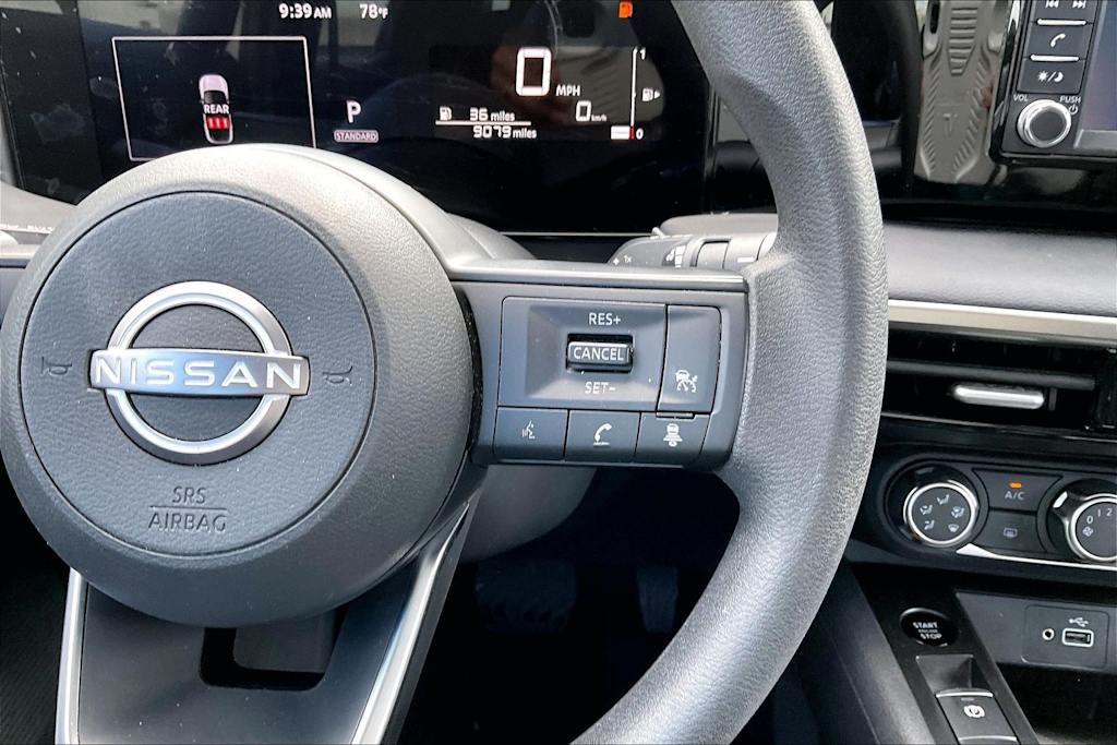 Thumbnail: 2025 Nissan Kicks - 25