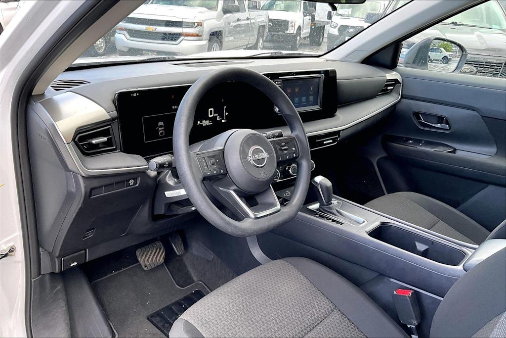 Thumbnail: 2025 Nissan Kicks - 2
