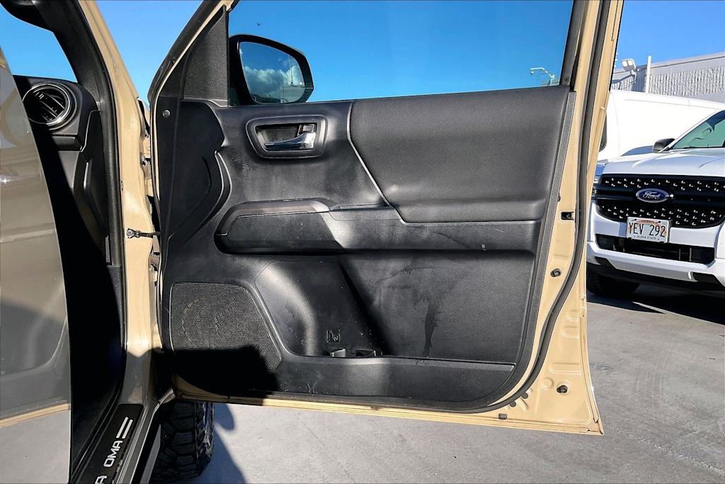 Thumbnail: 2019 Toyota Tacoma - 29