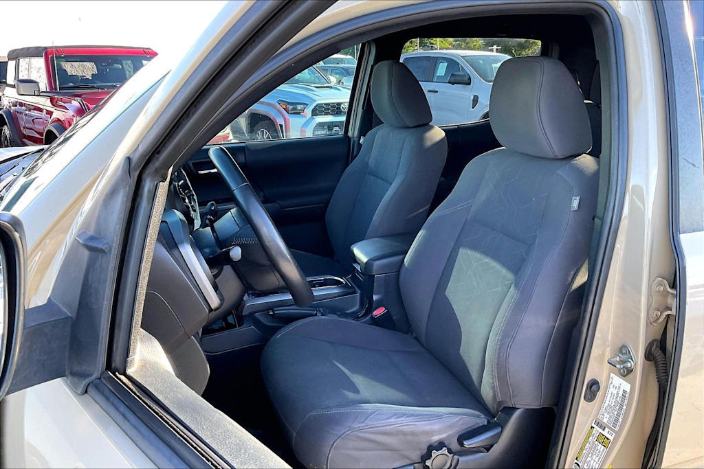 Thumbnail: 2019 Toyota Tacoma - 11