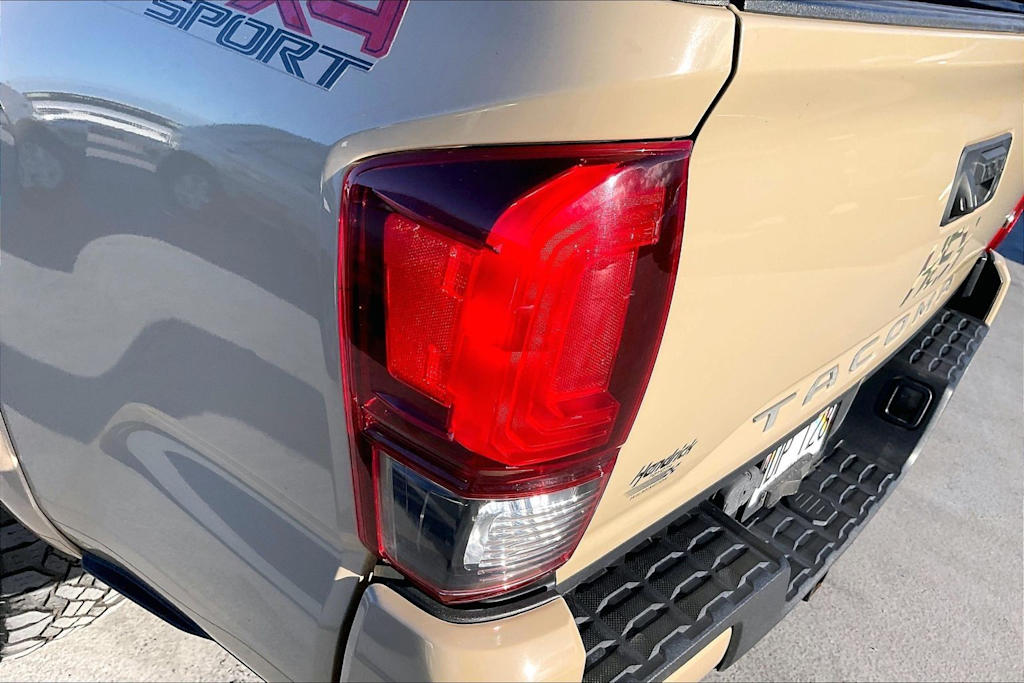 Thumbnail: 2019 Toyota Tacoma - 33