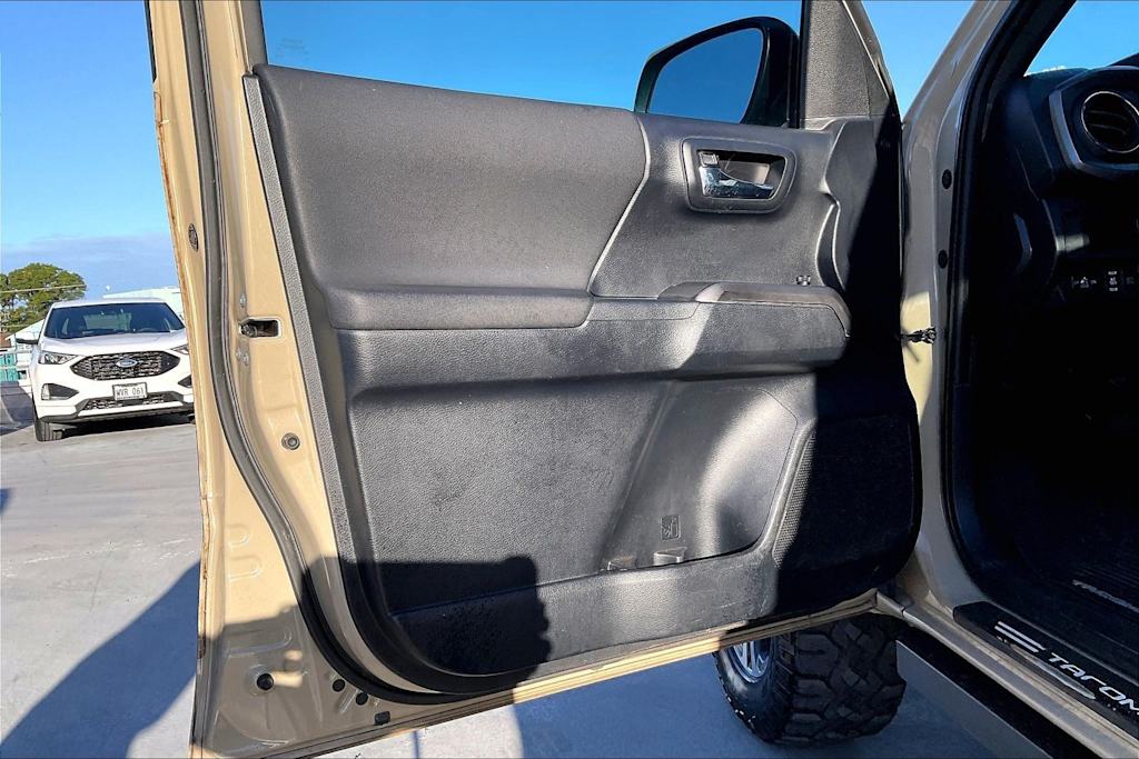 Thumbnail: 2019 Toyota Tacoma - 28