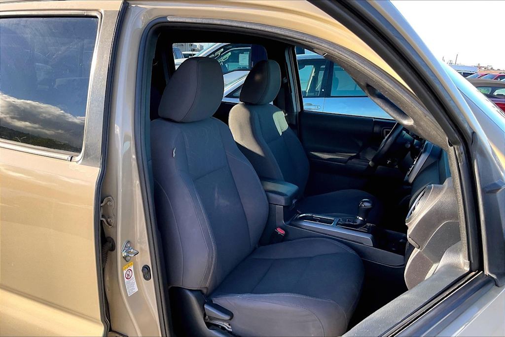 Thumbnail: 2019 Toyota Tacoma - 12