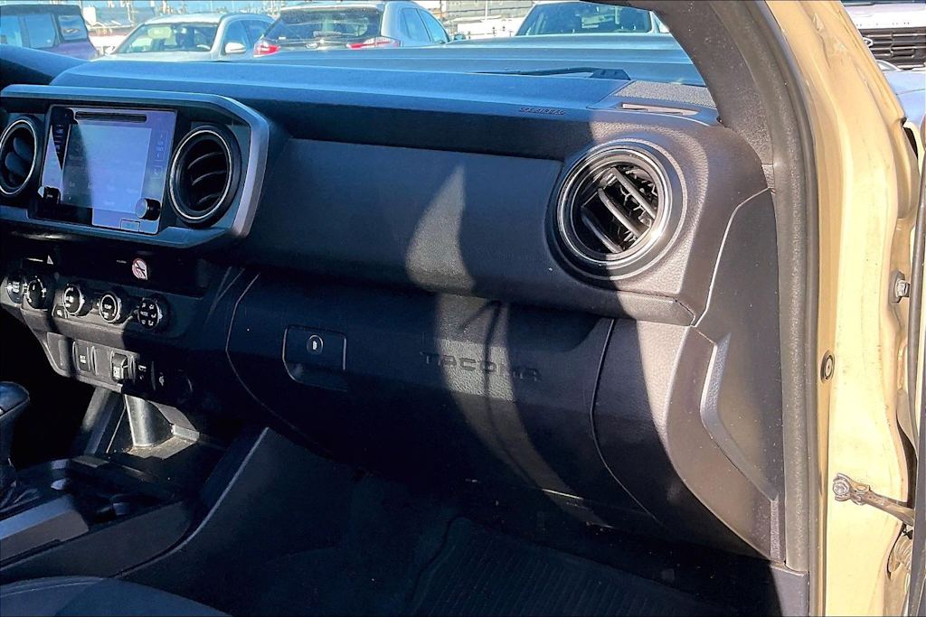 Thumbnail: 2019 Toyota Tacoma - 24