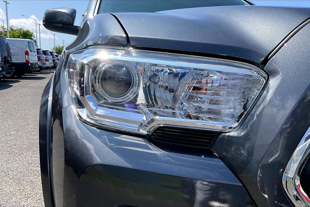 Thumbnail: 2021 Toyota Tacoma - 31