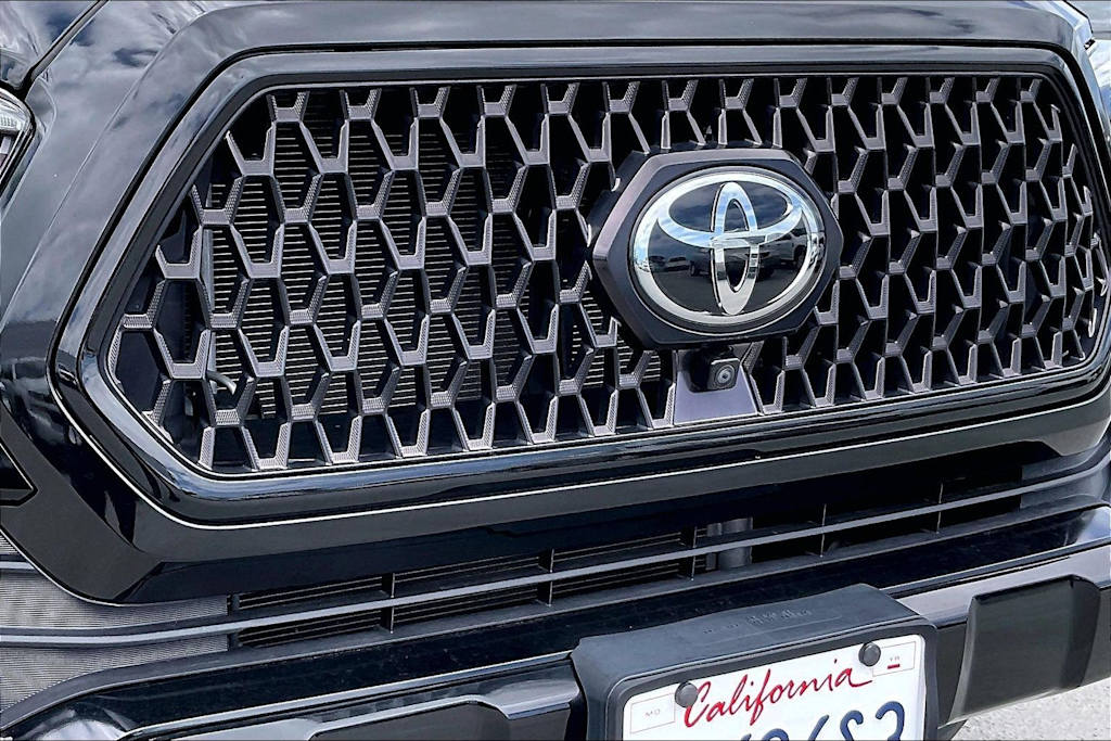Thumbnail: 2023 Toyota Tacoma - 33