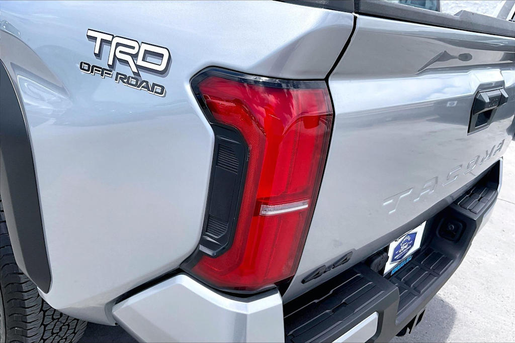 Thumbnail: 2024 Toyota Tacoma - 32