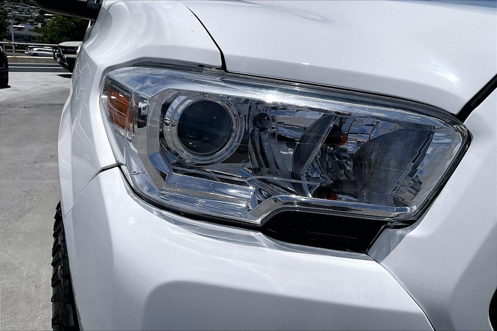 Thumbnail: 2022 Toyota Tacoma - 31
