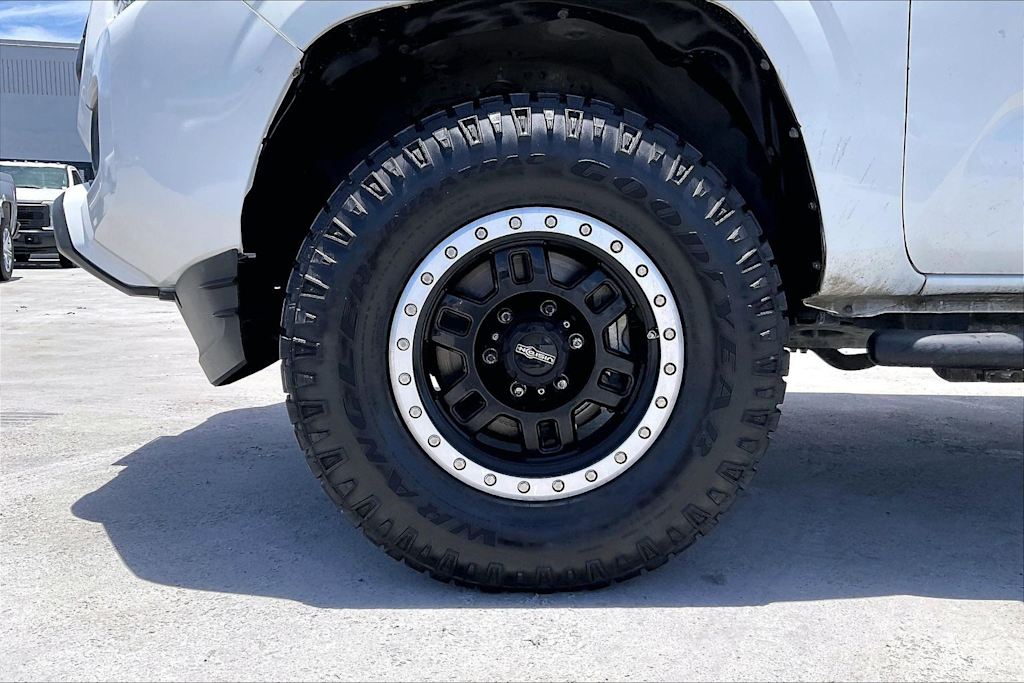 Thumbnail: 2022 Toyota Tacoma - 8