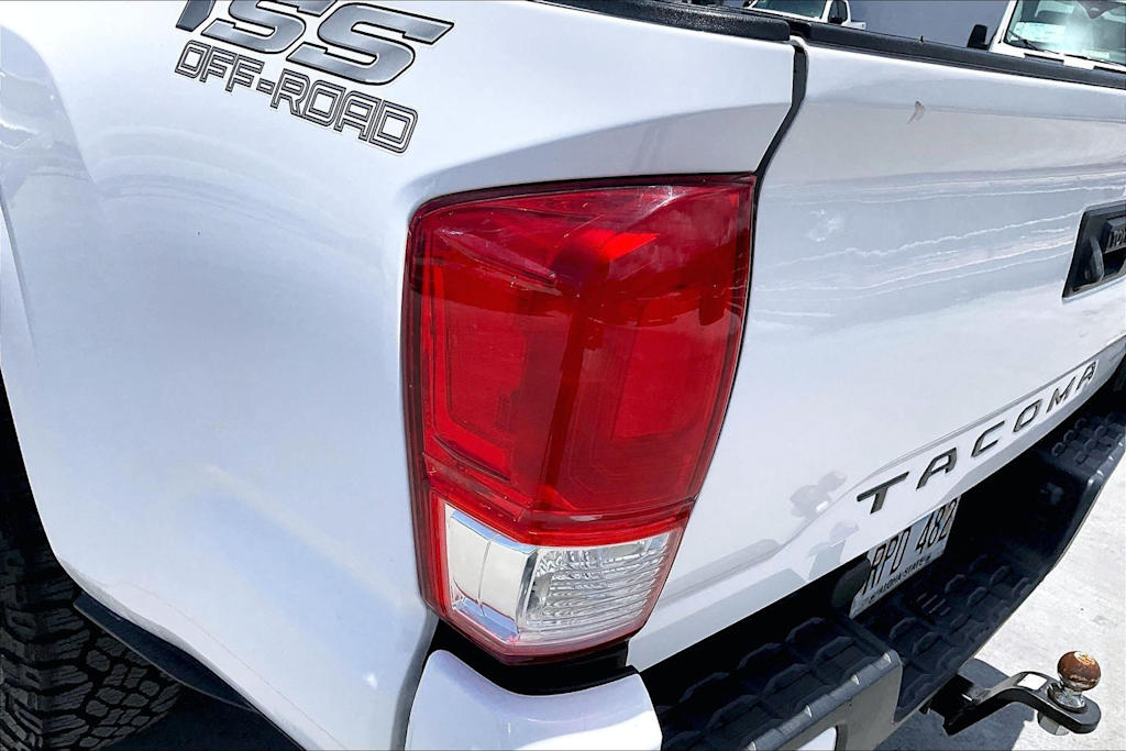 Thumbnail: 2022 Toyota Tacoma - 32