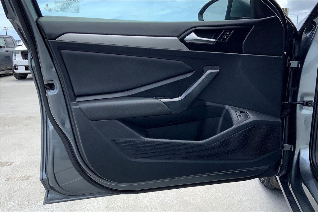 Thumbnail: 2021 Volkswagen Jetta - 27