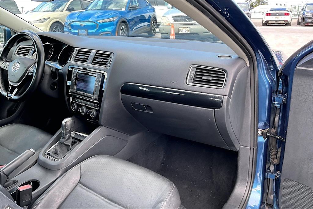 Thumbnail: 2017 Volkswagen Jetta - 24