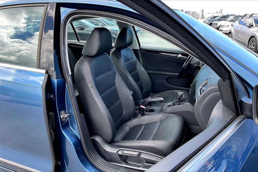 Thumbnail: 2017 Volkswagen Jetta - 12