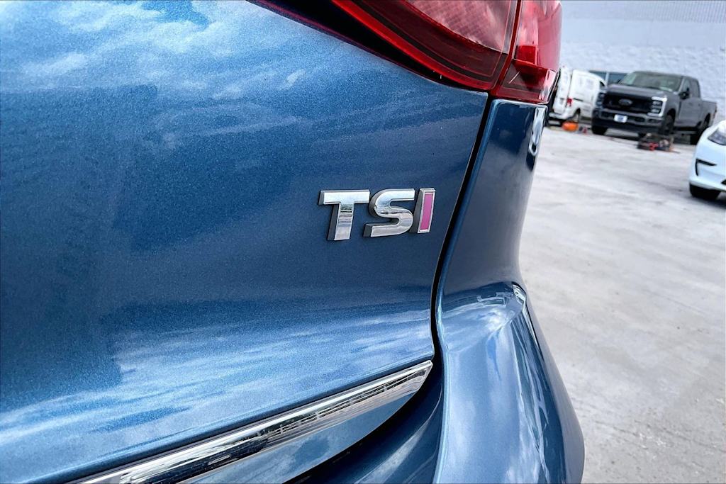 Thumbnail: 2017 Volkswagen Jetta - 7