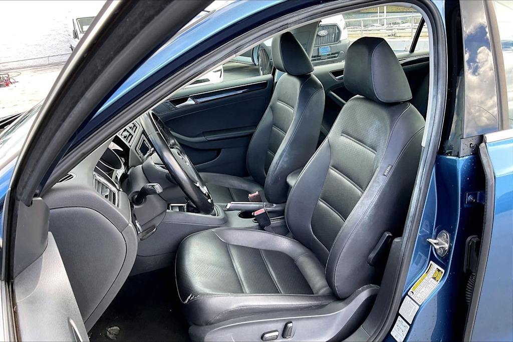Thumbnail: 2017 Volkswagen Jetta - 11