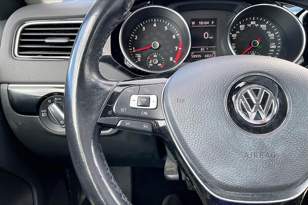 Thumbnail: 2017 Volkswagen Jetta - 25