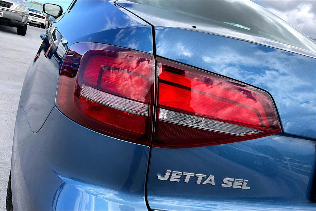 Thumbnail: 2017 Volkswagen Jetta - 32