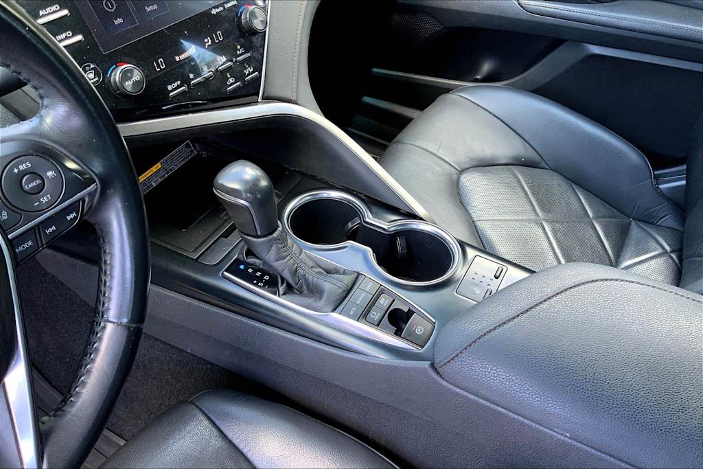 2018 Toyota Camry XLE 17