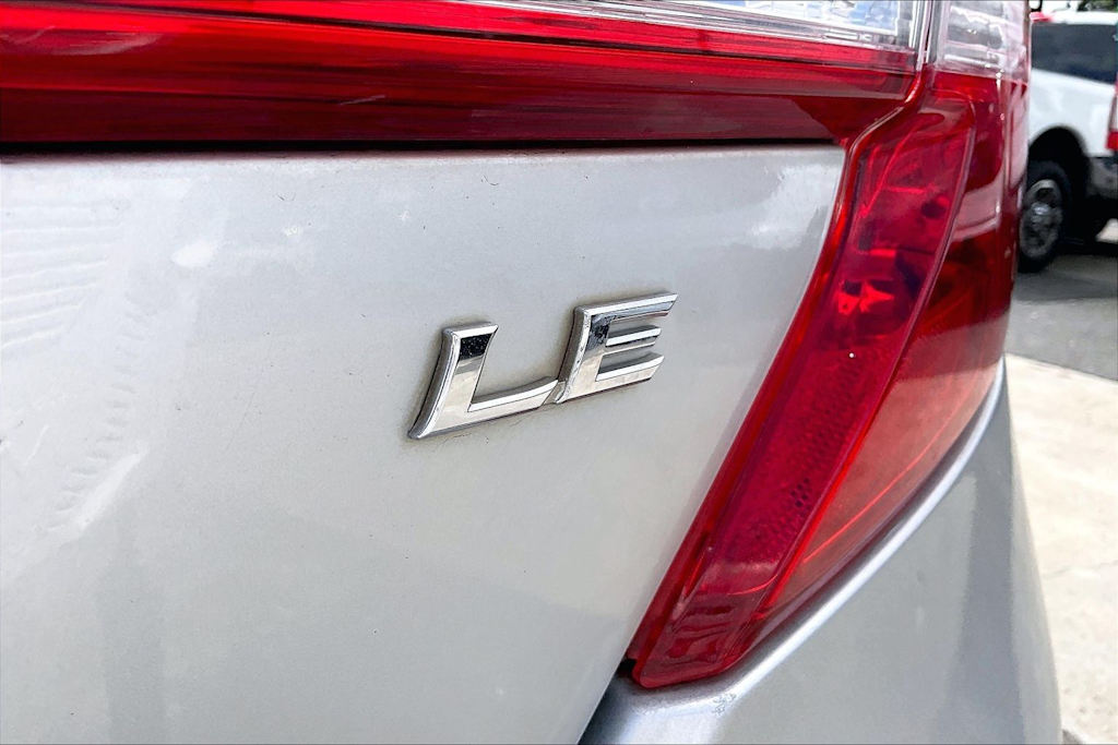 Thumbnail: 2012 Toyota Camry - 7