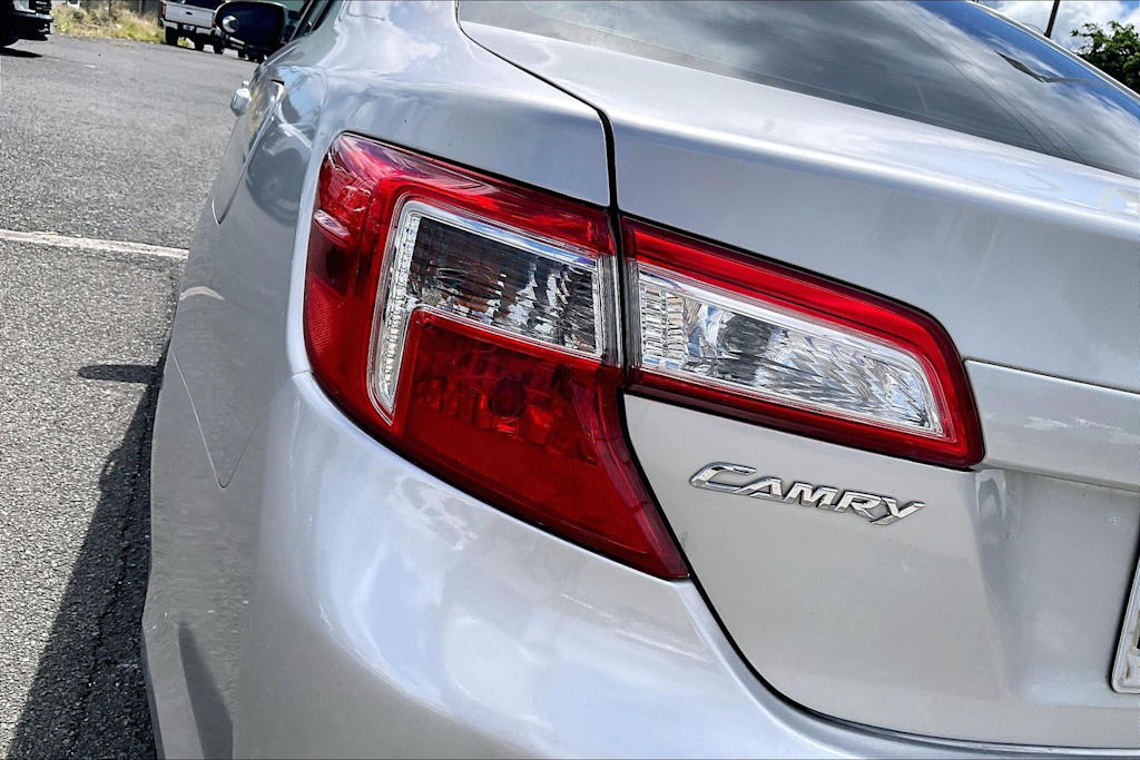Thumbnail: 2012 Toyota Camry - 32