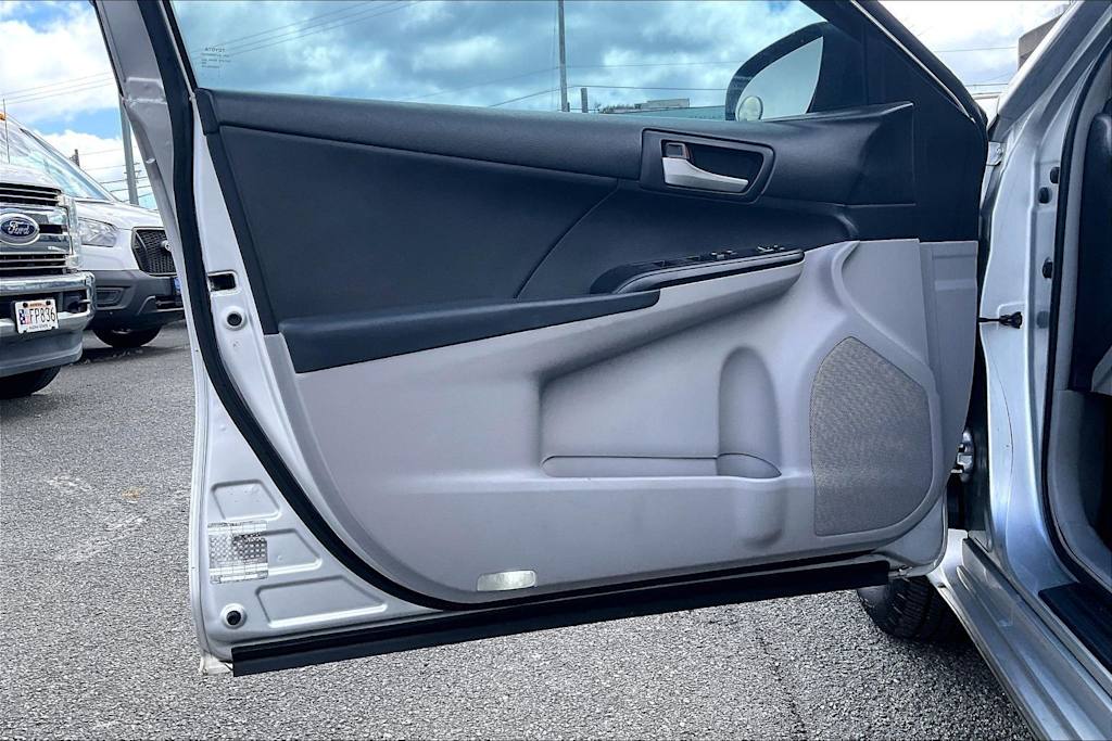 Thumbnail: 2012 Toyota Camry - 27