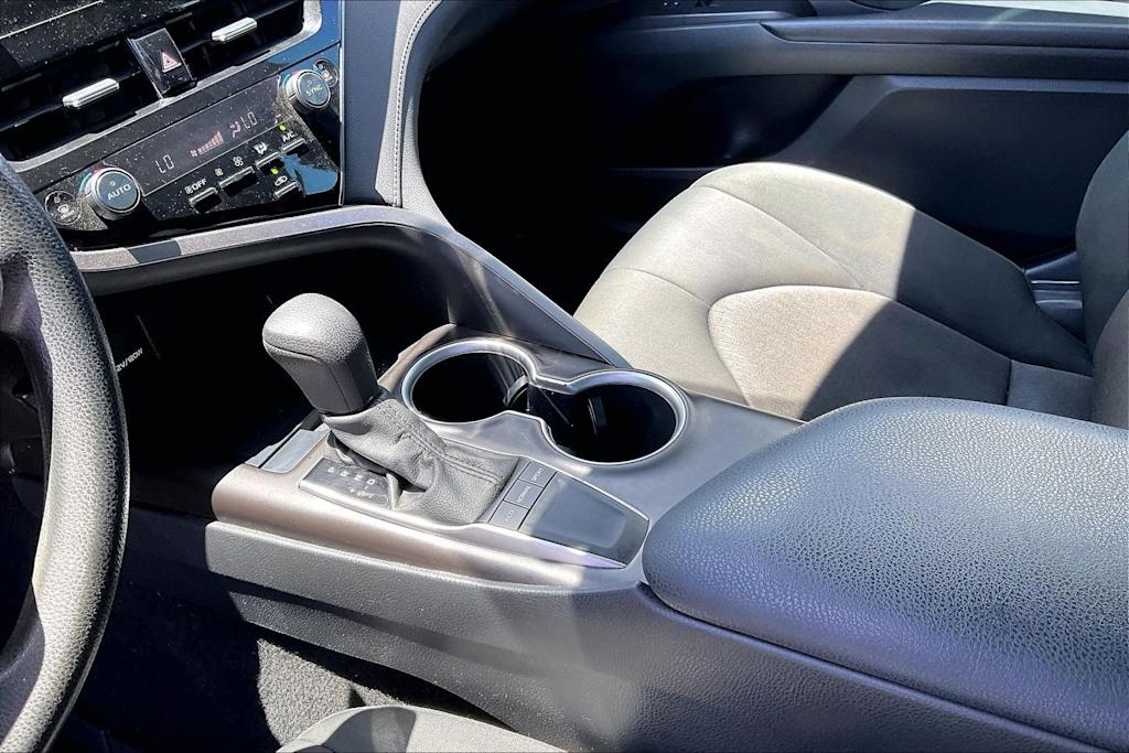 Thumbnail: 2022 Toyota Camry - 17