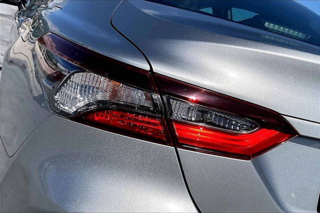 Thumbnail: 2021 Toyota Camry - 32