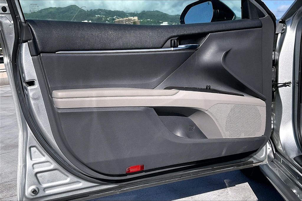 Thumbnail: 2021 Toyota Camry - 27