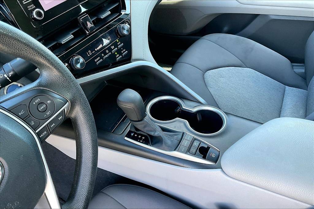 Thumbnail: 2021 Toyota Camry - 17