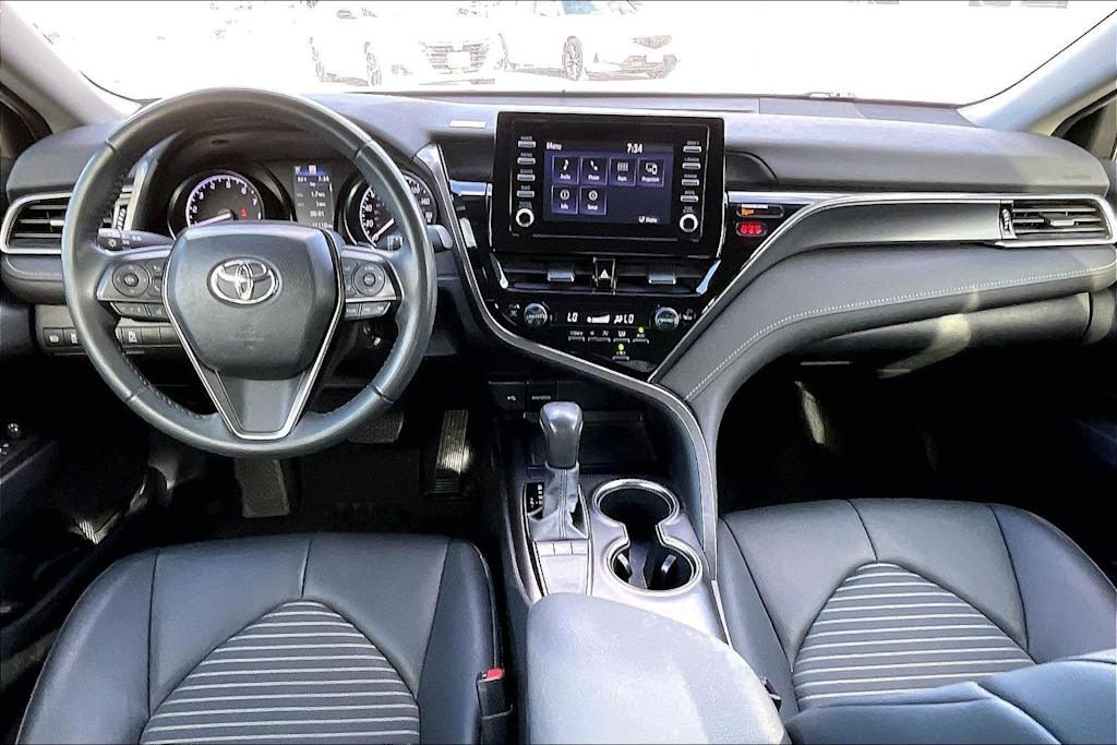 Thumbnail: 2022 Toyota Camry - 10