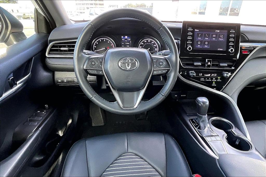 Thumbnail: 2022 Toyota Camry - 14