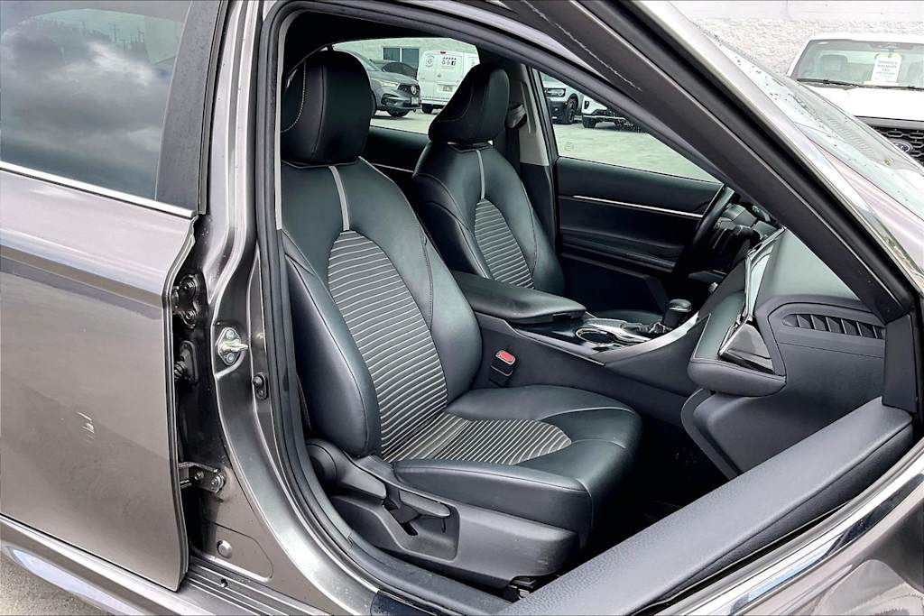 Thumbnail: 2020 Toyota Camry - 12