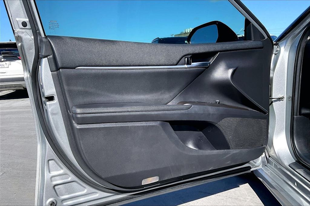 Thumbnail: 2021 Toyota Camry - 28