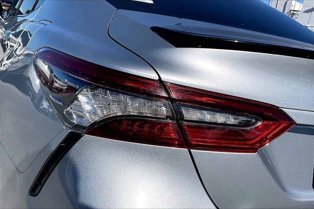 Thumbnail: 2021 Toyota Camry - 32