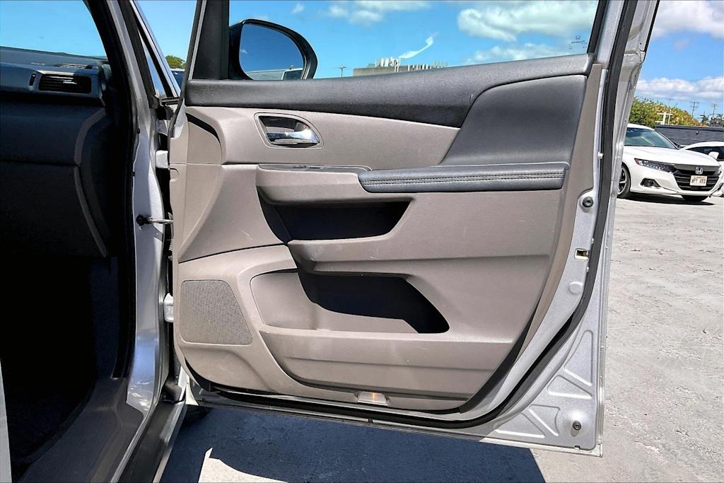 Thumbnail: 2015 Honda Odyssey - 28
