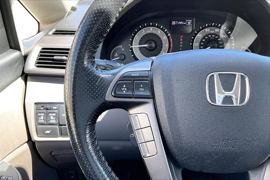 Thumbnail: 2015 Honda Odyssey - 25